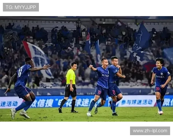 广岛三箭vs上海申花：路易斯单刀被扑，半场0-0